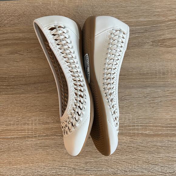 Cloudwalkers by Avenue Jacey Ballet Flat Braided Open Weave Detail White 8W - Picture 3 of 7